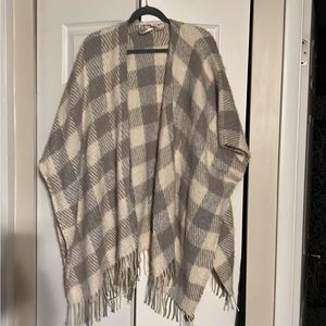 Womens One size Fits all Poncho never worn from Kohls